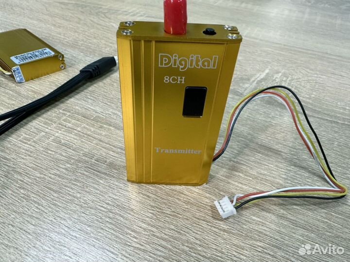 Видеопередатчик FPV 1.2 ггц, 2 Вт, золотой