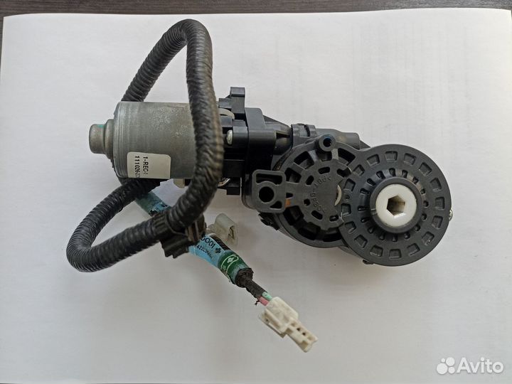 Мотор спинки сиденья правый Camry V50 V55