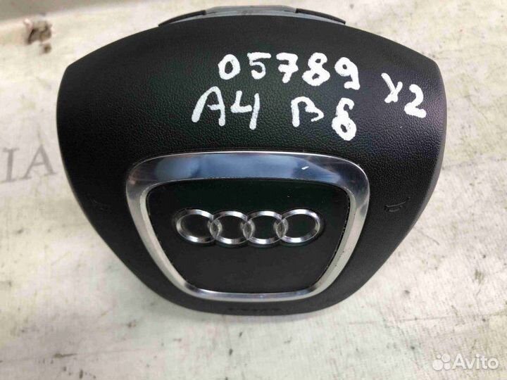 Подушка безопасности водителя Audi A4 B8 (8K) 2010