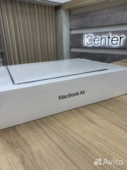 MacBook Air with Apple M2 8/256gb