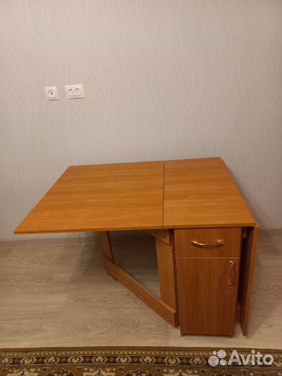 Стол книжка с ящиками