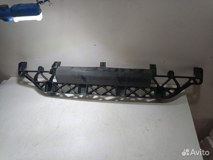 Кронштейн заднего бампера Audi Q7