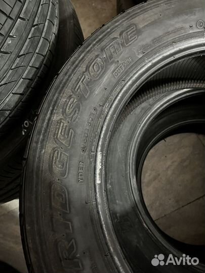 Bridgestone Dueler H/T 843 215/60 R17