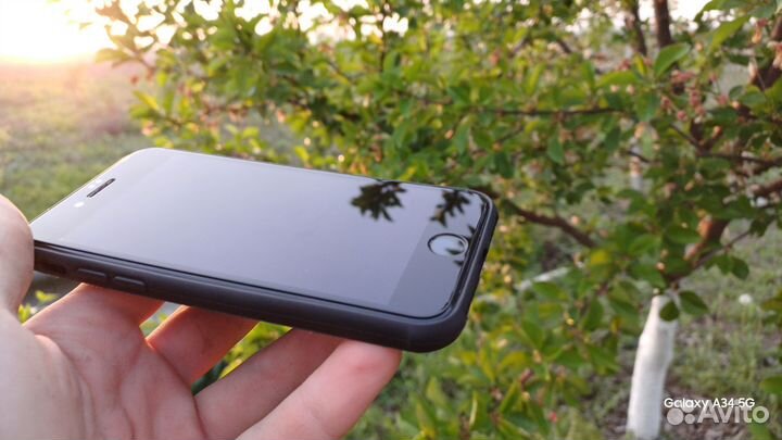 iPhone 8, 128 ГБ