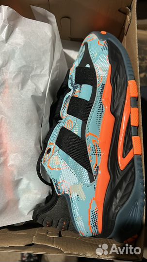 Кроссовки оптом