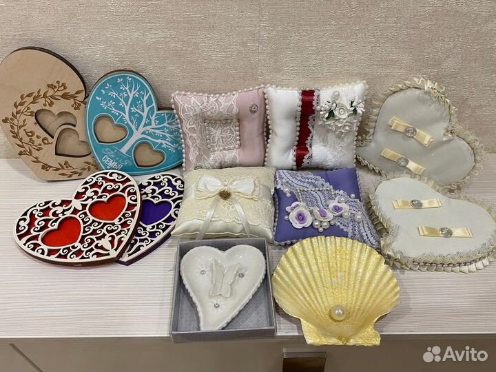 Подставки и подушки для колец