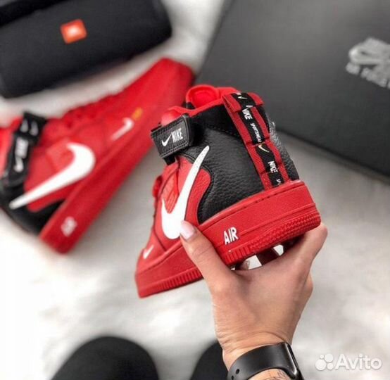 Кроссовки Nike Air Force 1'07 LV8 Utility Mid Red