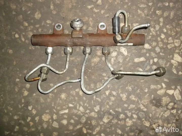 Рейка топливная (рампа) (Renault Megane)