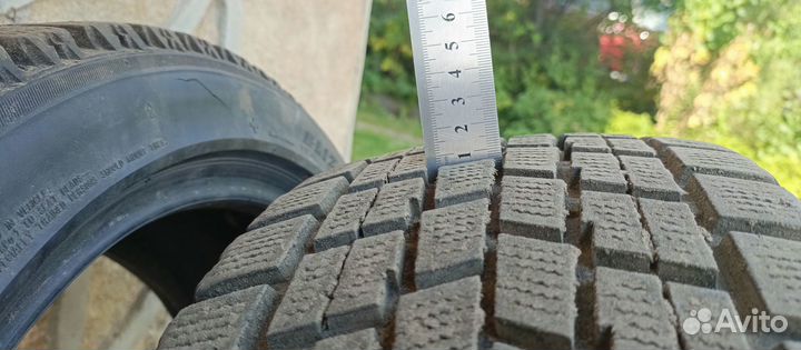 Bridgestone Blizzak WS-50 215/45 R17