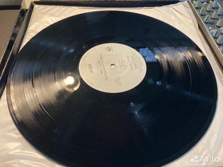 Pink Floyd The Dark Side Of The Moon uhqr