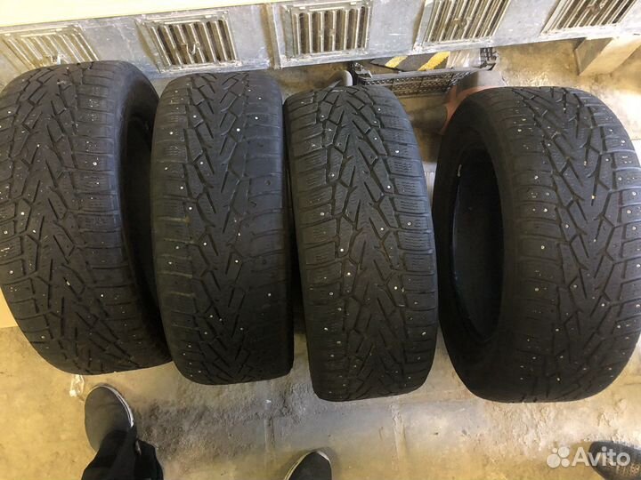 Nokian Tyres Hakkapeliitta 7 215/60 R16