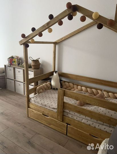 Детская кровать из массива