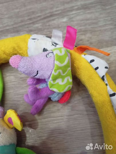 Развивающая дуга с игрушками