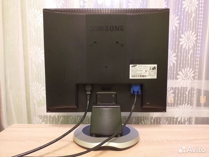 Монитор Samsung 920N