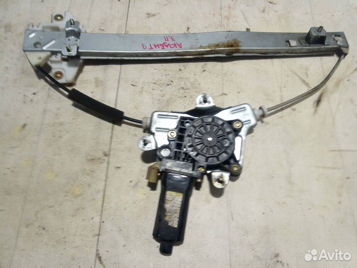 Моторчик стеклоподъемника задний правый 9882025100