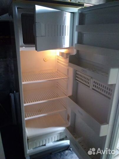 Холодильник Стинол 205