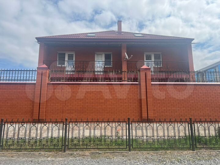 Дом 410 м² на участке 10 сот.