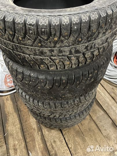 Bridgestone Ice Cruiser 7000 235/60 R16