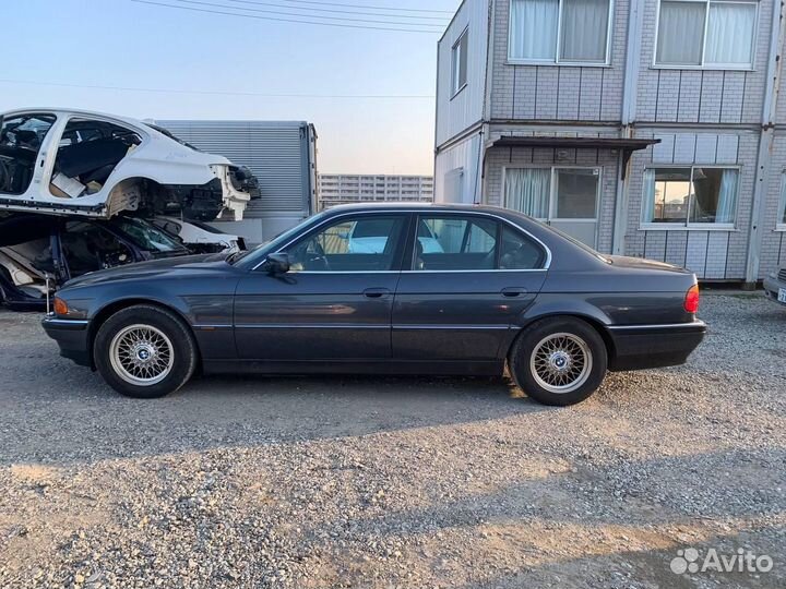 В разбор BMW E38 740 Из Японии