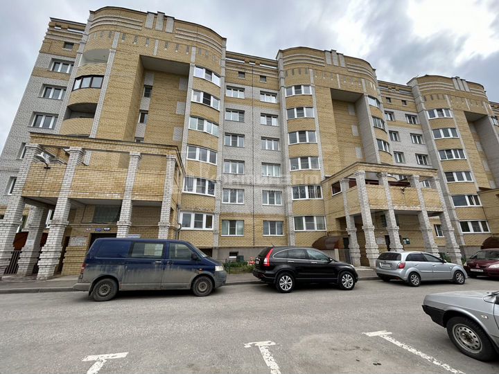 2-к. квартира, 60 м², 3/9 эт.