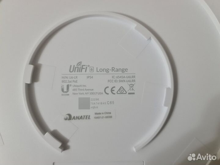 Ubiquiti UniFi 6 AP Long Range (U6-LR) в комплекте