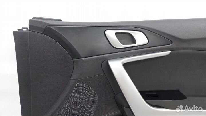 Обшивка двери передняя правая Kia Ceed CD G4FG