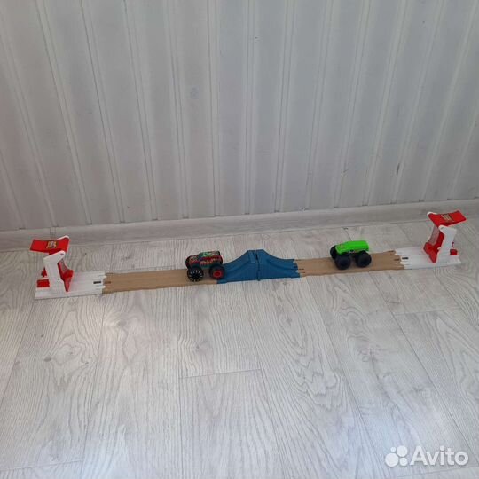 Hotweels монстр трак