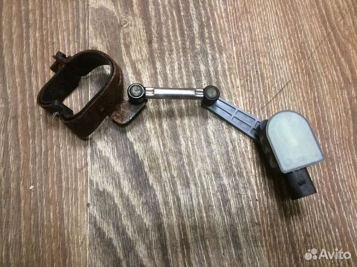 Датчки положения уровня кузова Opel Astra H