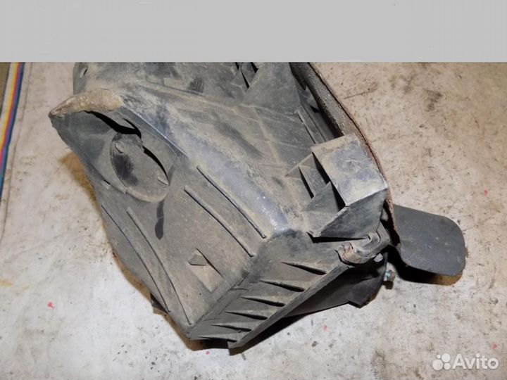 Корпус воздушного фильтра A4 B5 1994-2000