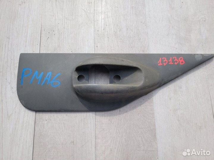 Накладка зеркала передняя левая Renault Midlum