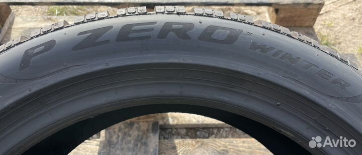 Pirelli P Zero Winter 245/45 R18