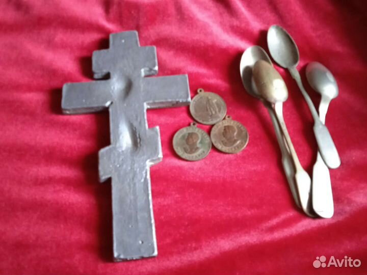 Крест и крестики и ложки 19в., яйцо хв