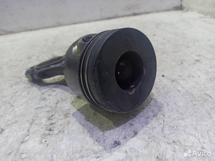 Поршень с шатуном Мерседес