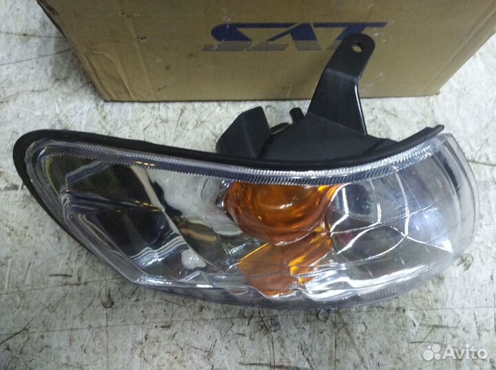 Габарит правый Toyota Corolla AE100 1997-2002