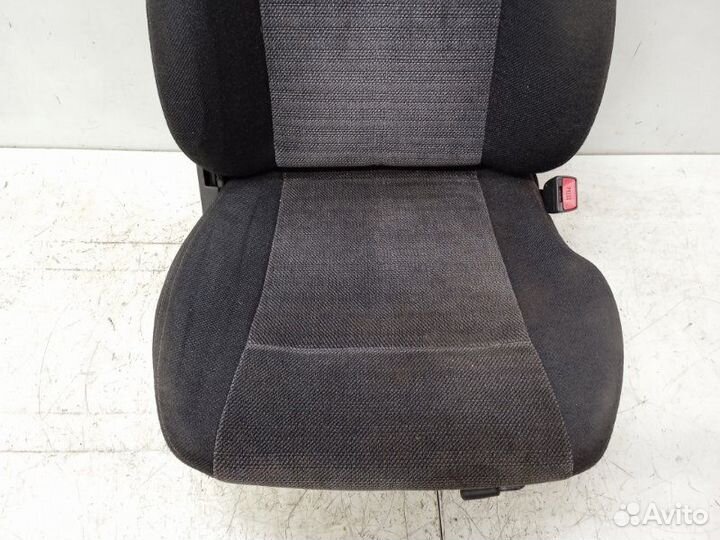 Сиденье переднее правое Subaru Legacy BD/B11/BG/BK