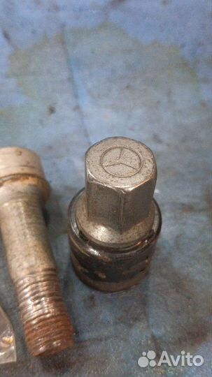 Секретные болты Mercedes оригинал