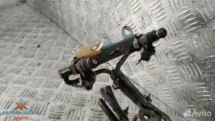 Топливная рампа Subaru Legacy 4 2005 17523AA662