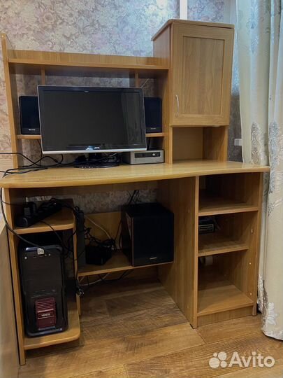 Компьютерный стол