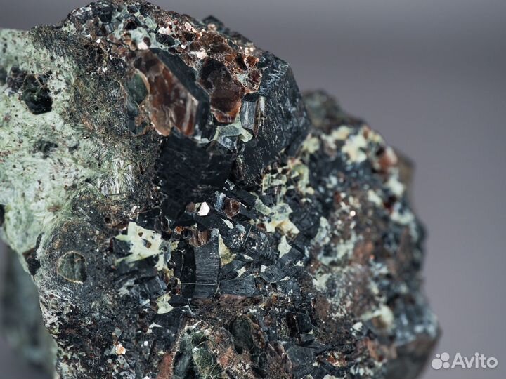 Камни и минералы коллекция