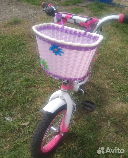 Четырехколесный велосипед для девочки