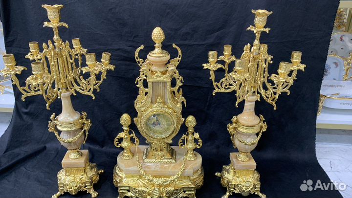 Бронзовые часы