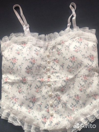 Топ на бретелях