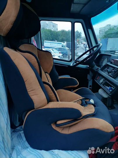 Детское автомобильное кресло