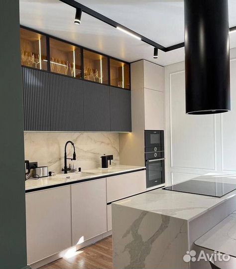 Кухня с рифленым фасадом в рассрочку новая