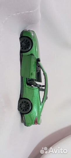 Масштабная коллекционная модель BMW M4 1:32