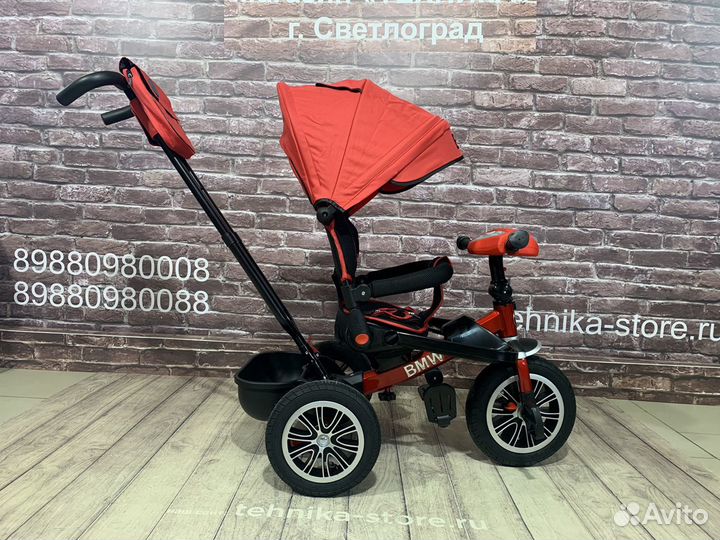 Трехколесный велосипед с ручкой BMW