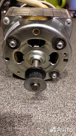 Двигатель для хлебопечки в рабочем состоянии