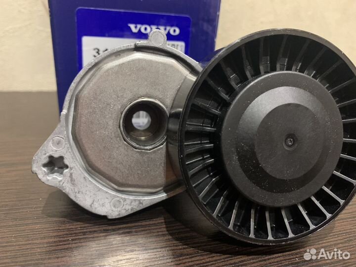 Натяжитель приводной ремень генерат Volvo 31258153