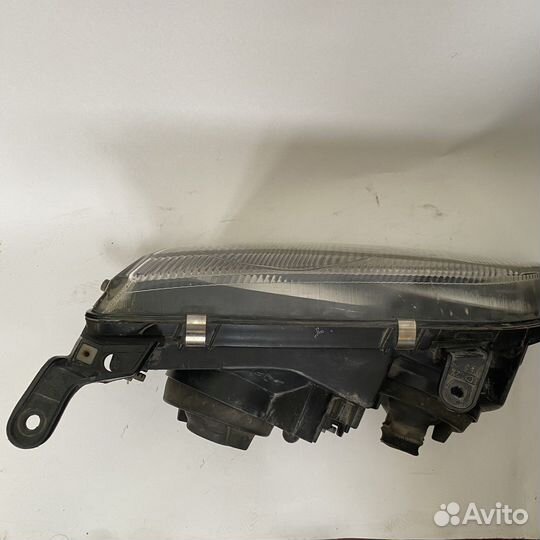 Фара передняя левая Toyota ipsum /SXM15