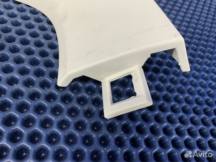 Обшивка двери багажника правая задняя Caliber PM